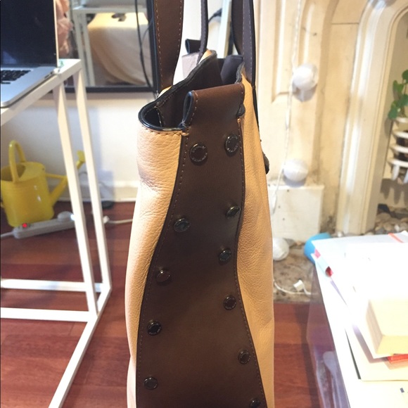 Colorblocked tote - Picture 2 of 7